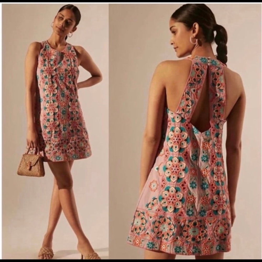 Anthropologie Embroidered &
Appliqued Shift Dress
Sleeveless Pink Size 12